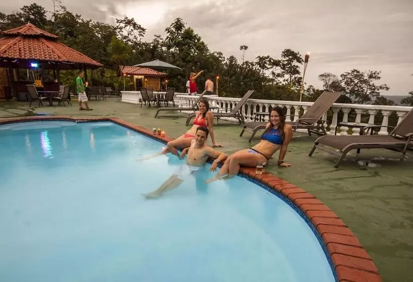 ホテル Arenal Waterfall Lodge Villas