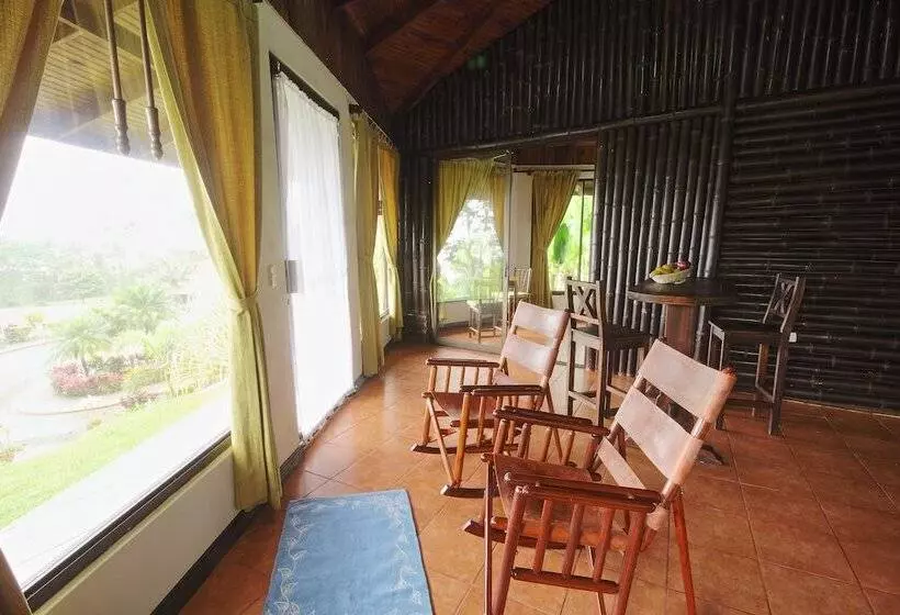 ホテル Arenal Waterfall Lodge Villas