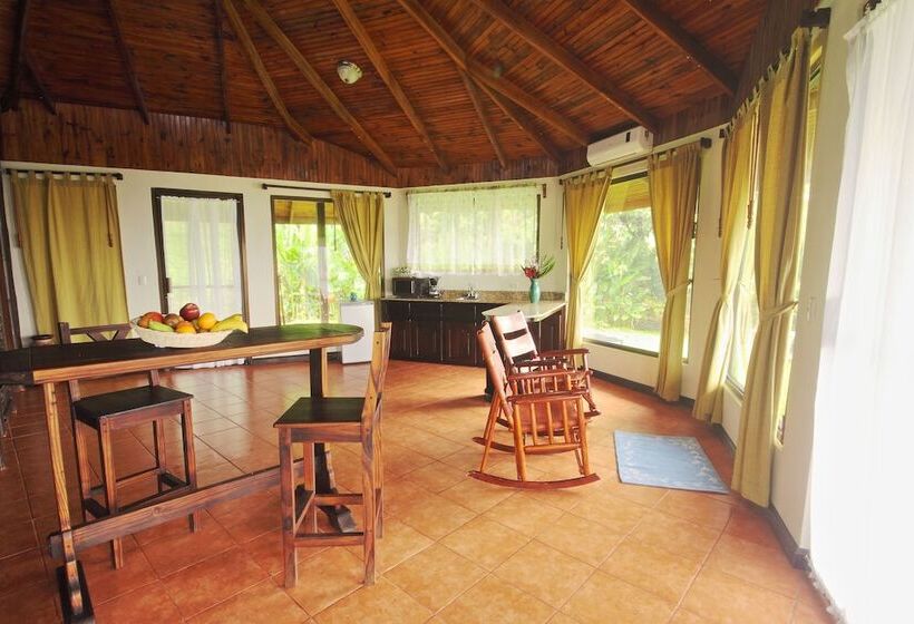 ホテル Arenal Waterfall Lodge Villas