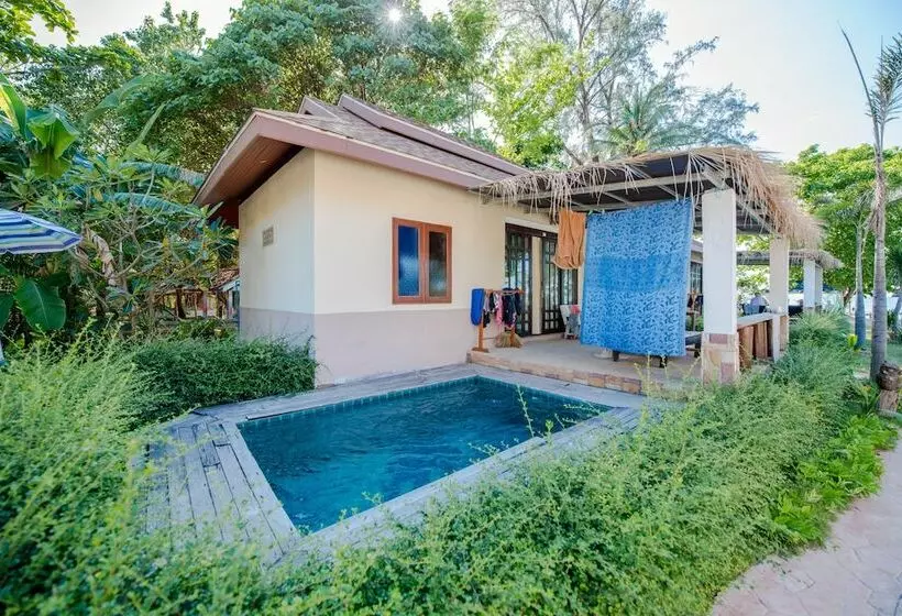 酒店 Banana Beach Resort