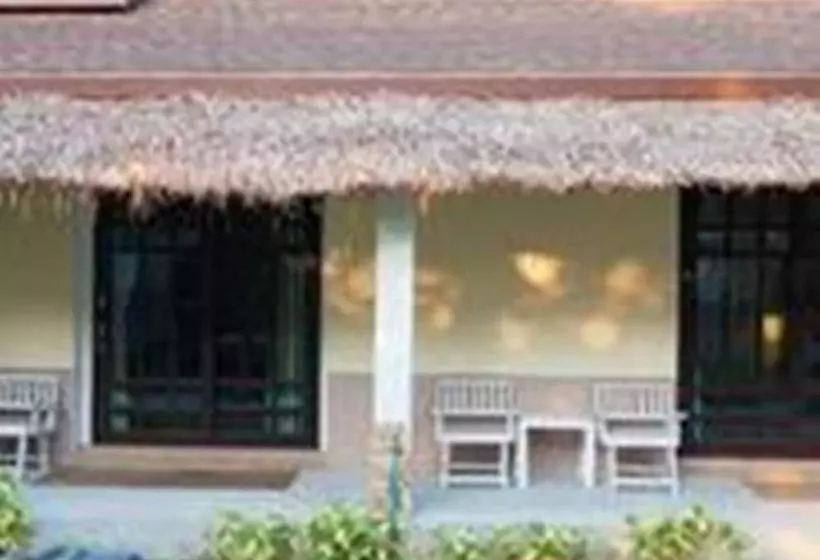 酒店 Banana Beach Resort