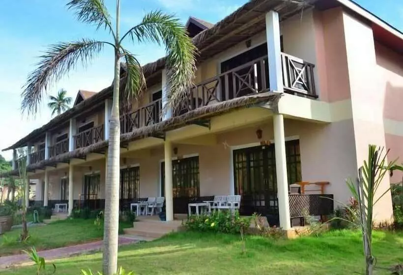 酒店 Banana Beach Resort