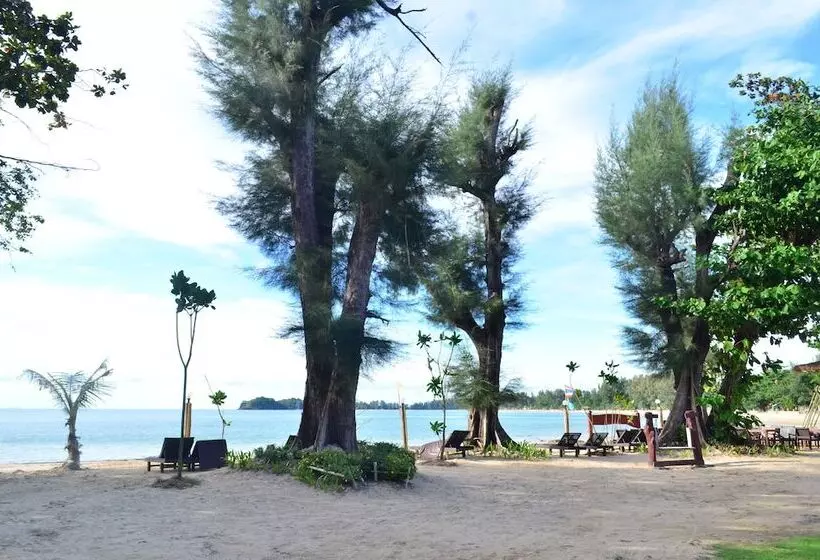 酒店 Banana Beach Resort