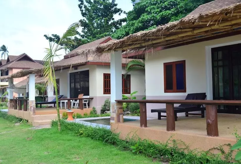 酒店 Banana Beach Resort