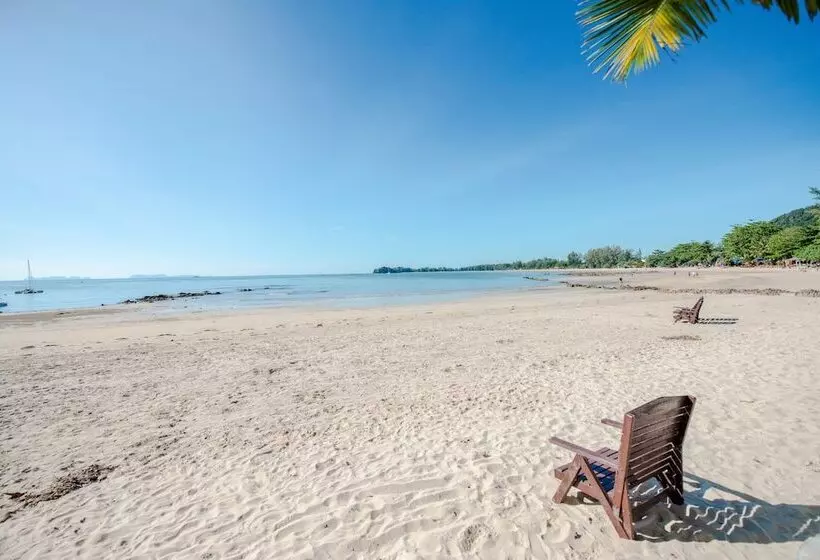 酒店 Banana Beach Resort