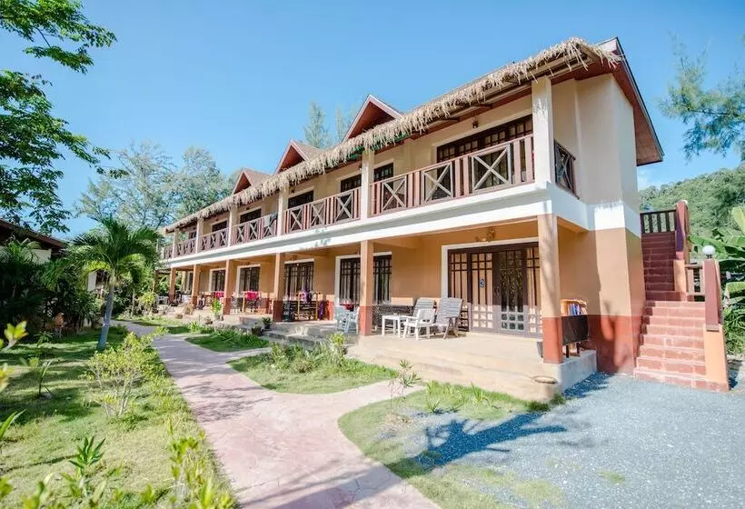 酒店 Banana Beach Resort