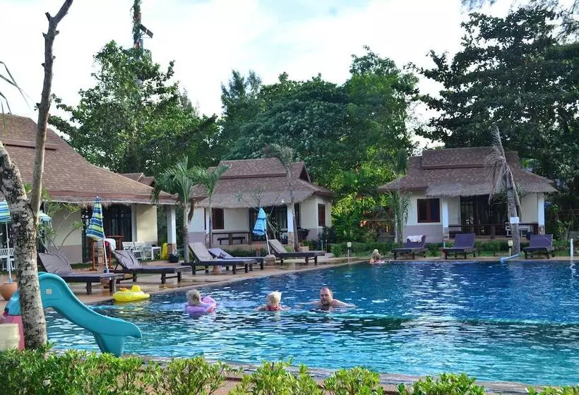 酒店 Banana Beach Resort