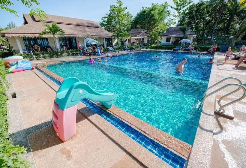 酒店 Banana Beach Resort