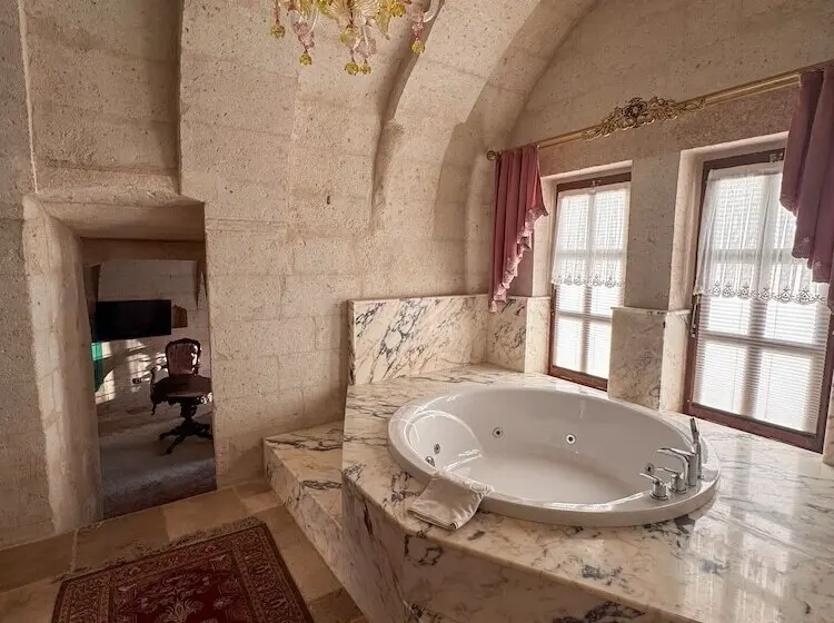 ホテル Cave Suites Cappadocia, Curio Collection by Hilton