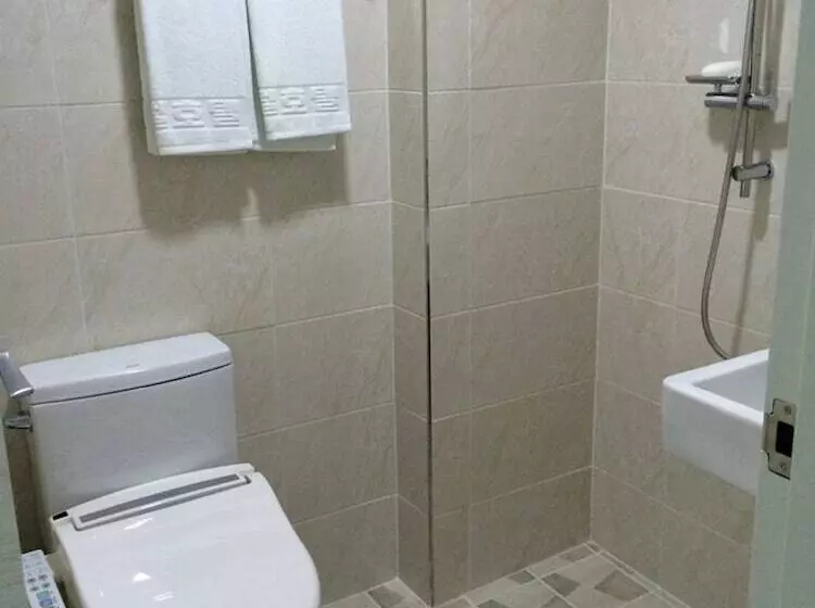 فندق Busan Central