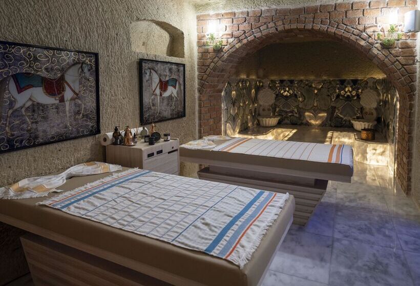 هتل Elika Cave Suites & Spa