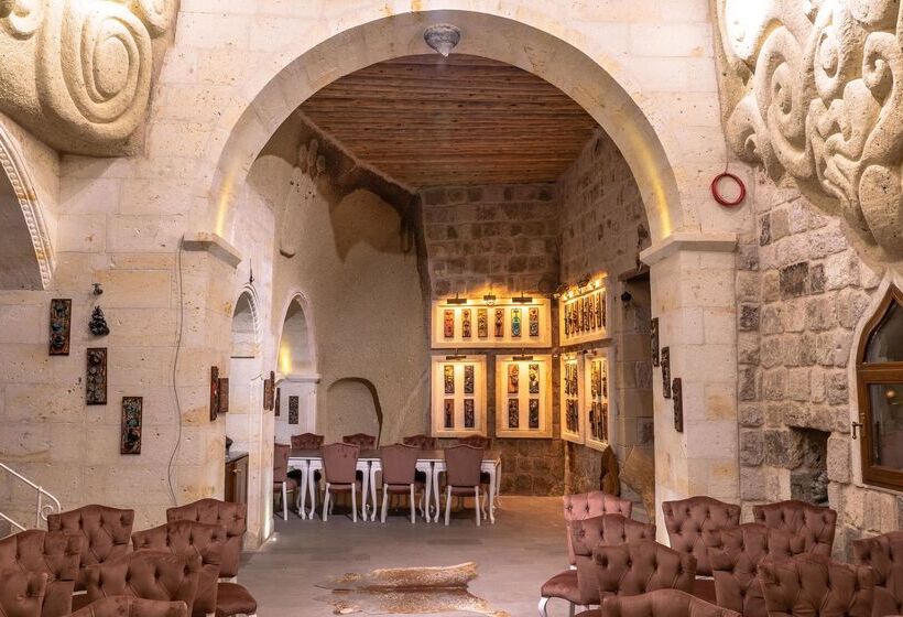 هتل Elika Cave Suites & Spa