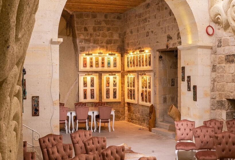 هتل Elika Cave Suites & Spa