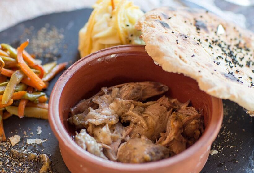 هتل Elika Cave Suites & Spa