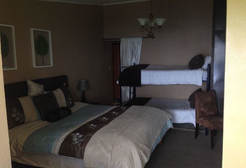 ホテル Poas Lodge