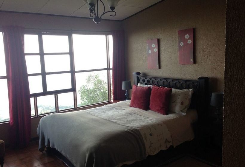 ホテル Poas Lodge