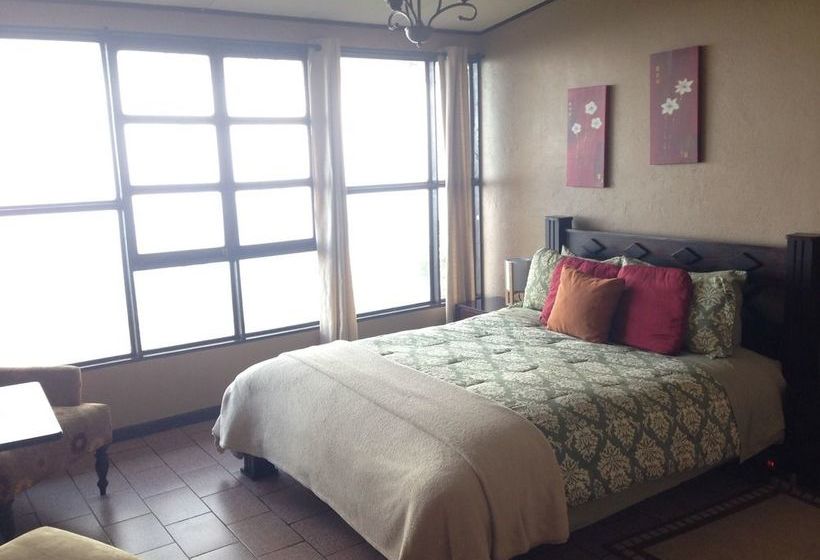 ホテル Poas Lodge