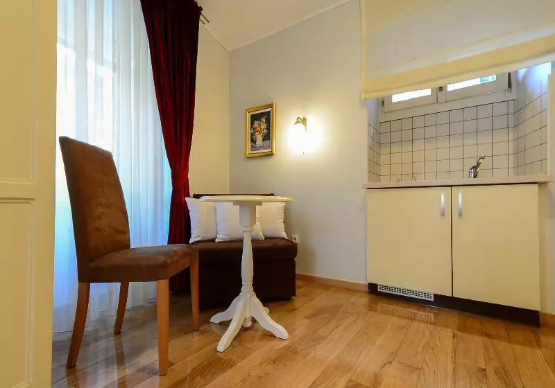 Szálloda Tri Lava Luxury Living