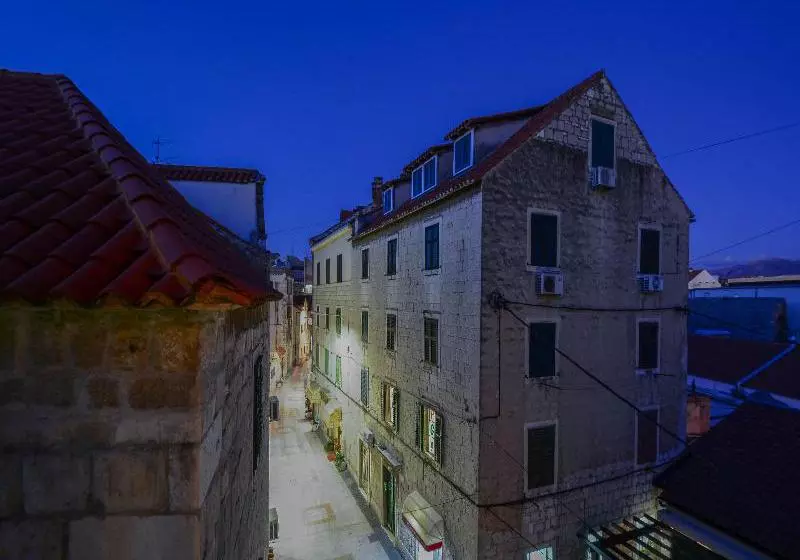 Szálloda Tri Lava Luxury Living