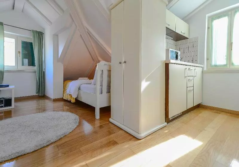 Szálloda Tri Lava Luxury Living