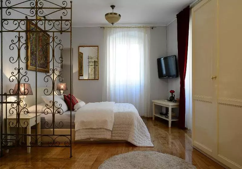 Szálloda Tri Lava Luxury Living