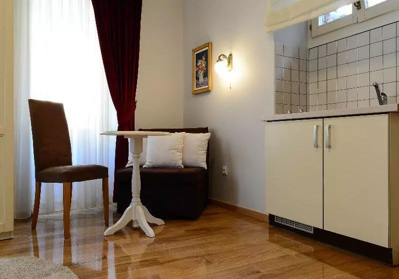 Szálloda Tri Lava Luxury Living