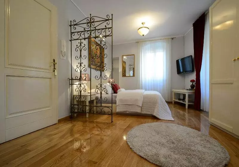 Szálloda Tri Lava Luxury Living