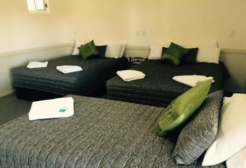 Park Avenue Hotel Motel