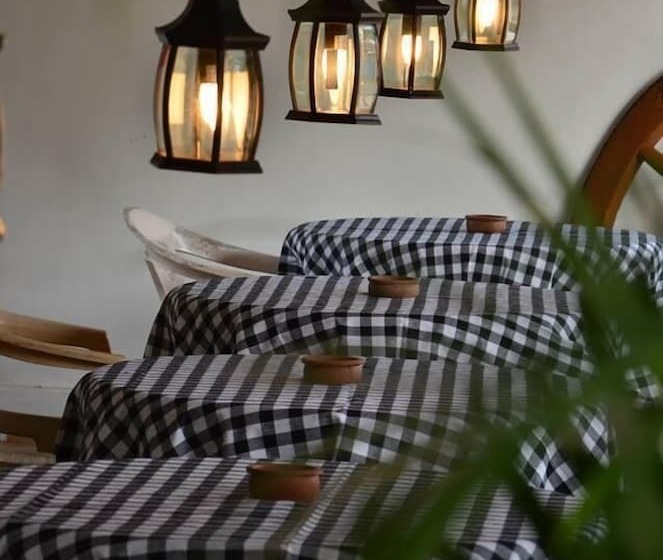 膳宿费 Golden Lodge Tangalle