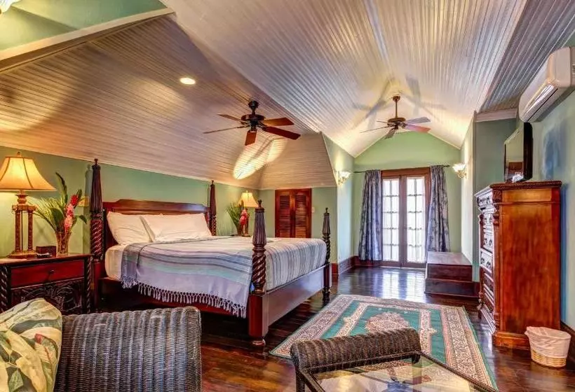 אתר נופש Toucan Suite @ Mahogany Hall