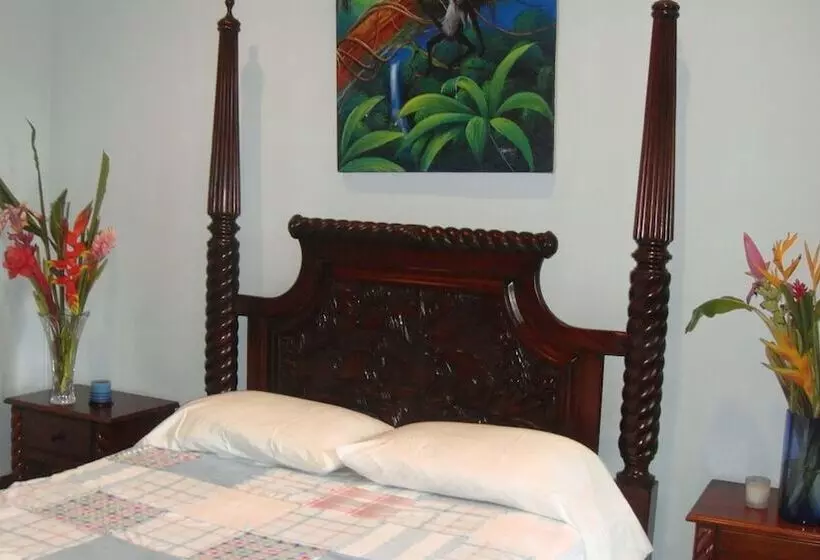 אתר נופש Toucan Suite @ Mahogany Hall