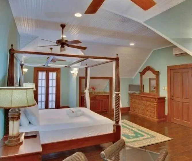 אתר נופש Toucan Suite @ Mahogany Hall