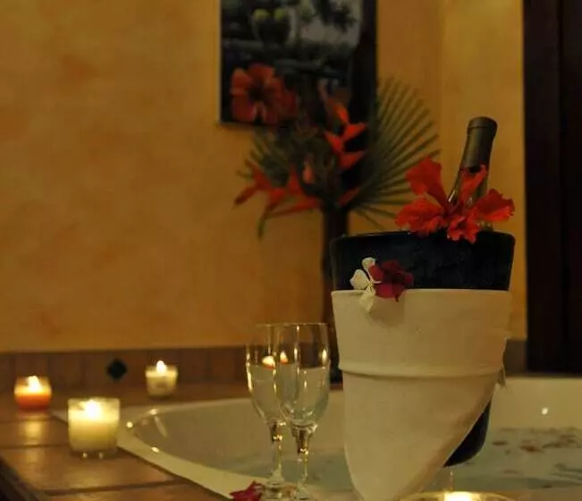 אתר נופש Toucan Suite @ Mahogany Hall