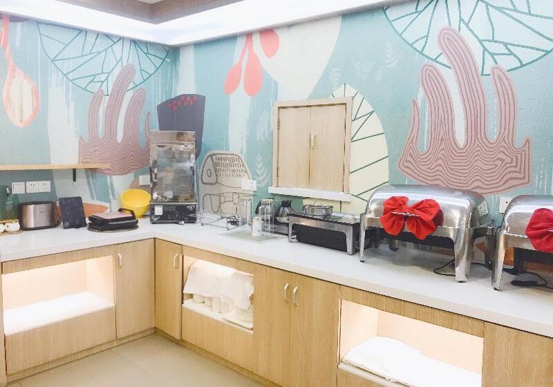 Otel Hanting Shanghai Anting Car City