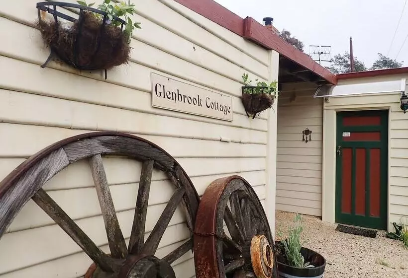 Bed and Breakfast Glenbrook House And Cottage