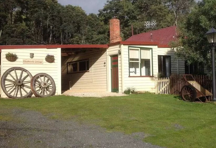 Bed and Breakfast Glenbrook House And Cottage