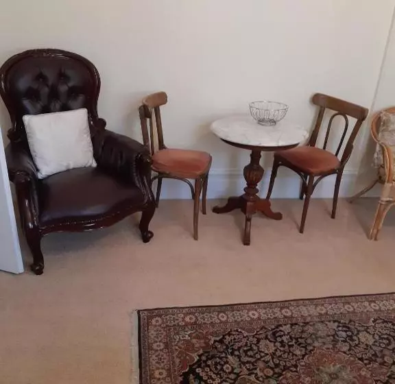 ベッドアンドブレックファースト Merre Be's