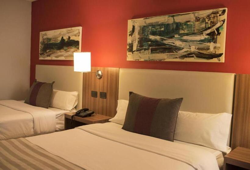 فندق Bicentenario Suites & Spa