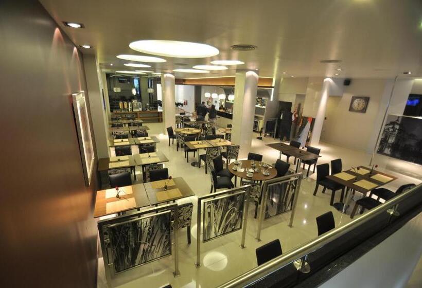 فندق Bicentenario Suites & Spa