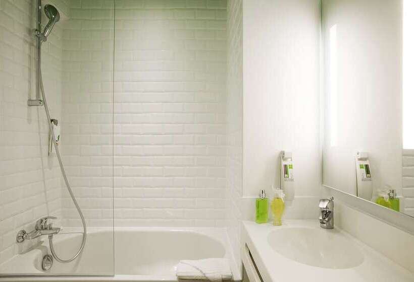 هتل Ibis Styles Paris Buttes Chaumont