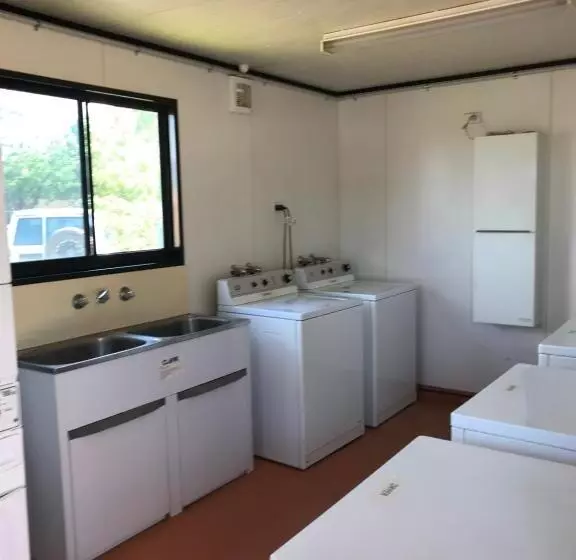 Отель Karratha Lodge