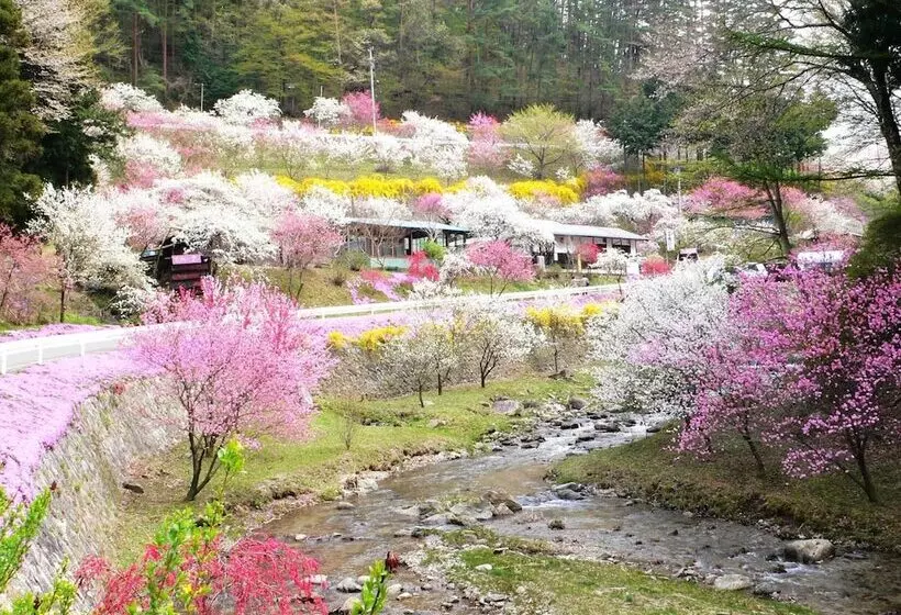 בית מלון כפרי Komagane Kogen Resort Linx