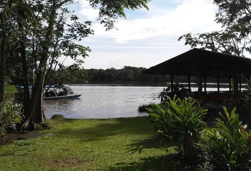 בית מלון כפרי Lirio Lodge