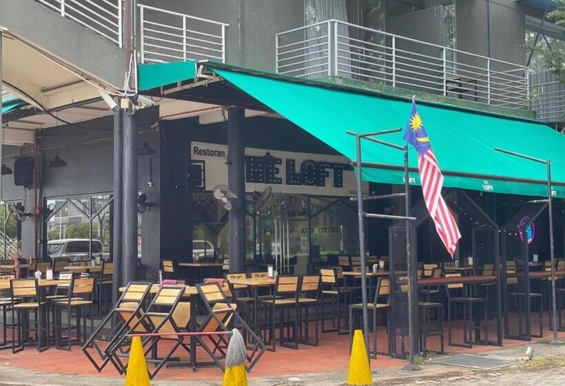 Отель Waterfront Boutique