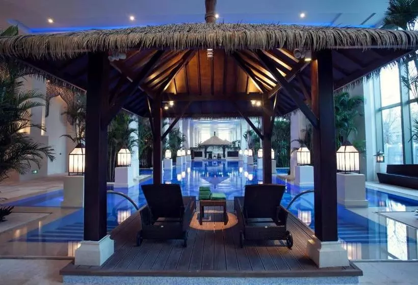 هتل Palace Garden And Resorts