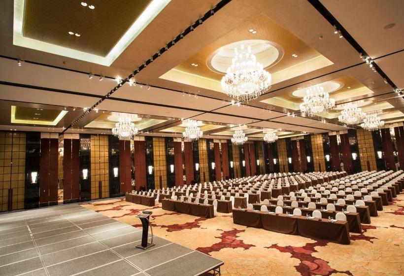 Отель Palace Garden And Resorts