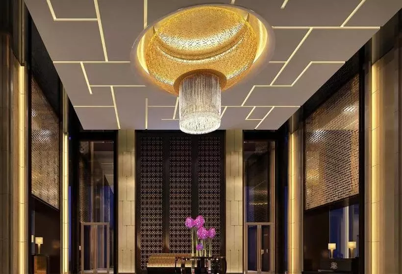 هتل Palace Garden And Resorts