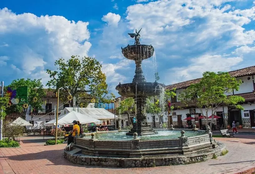 ホテル Caseron Del Parque