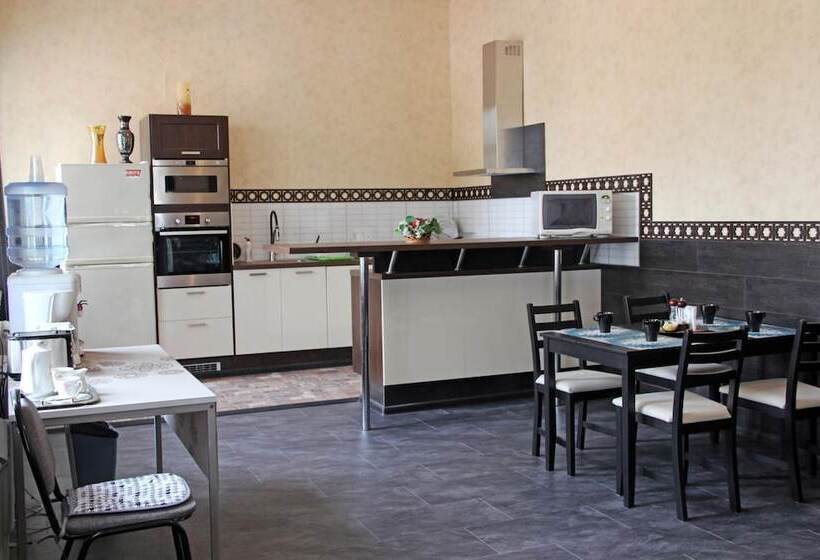 Saracen Hostel On Bolshaya Krasnaya