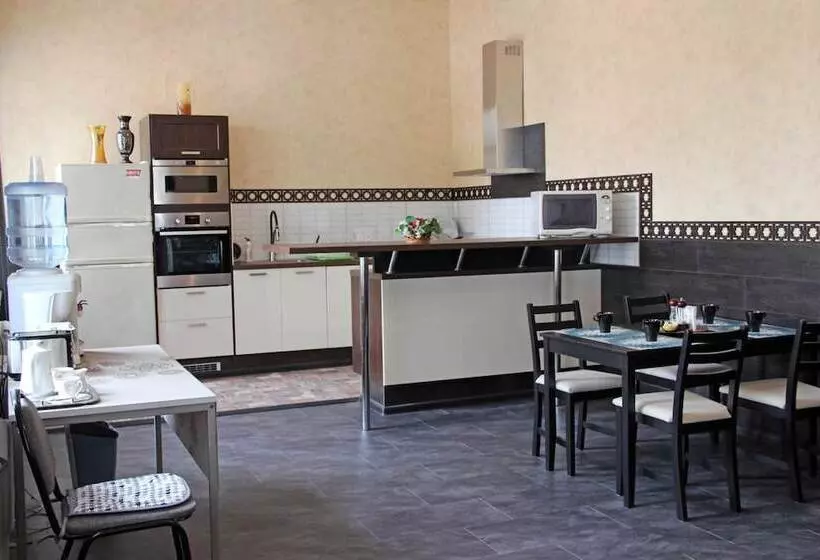 Saracen Hostel On Bolshaya Krasnaya